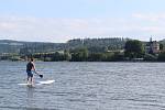 Plavba na paddleboardu je oblíbeným sportem a zábavou i na přehradě Slezská Harta. V Mezině vznikla specializovaná půjčovna paddleboardů.