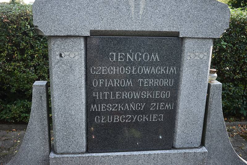 Starostka Liptaně Blanka Klimošková uctila ochránce hranic, kteří byli zastřeleni  22. září 1938.  Přidali se i fanoušci Osoblažky.