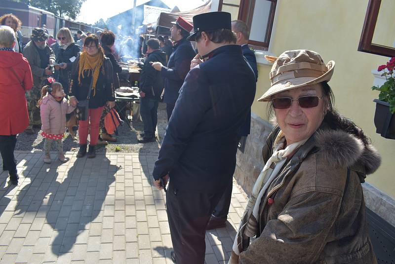 Kolem úzkokolejky Osoblažky nádraží Liptaň, Slezské Rudoltice, Koberno, Bohušov a Osoblaha září novotou. Rekonstrukce jim vrátila původní vzhled.