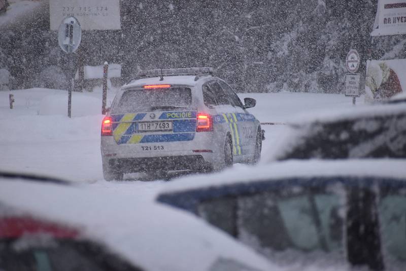 Horská střediska v Jeseníkách zvládla nápor návštěvníků díky dobré organizaci. Snažili se policisté, obsluha parkovišť  i silničáři.