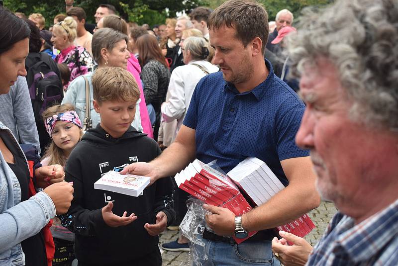 Andrej Babiš se na svém turné zastavil také na krnovském náměstí - 23. 8. 2022