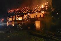Požár stodoly v Jindřichově na Bruntálsku.