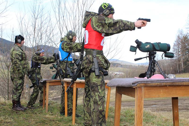 V Jeseníkách se konal další ročník armádní soutěže Winter Survival.