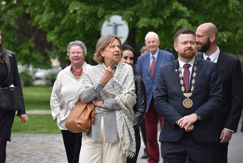 Do Krnova zavítala delegace Lichtenštejnska. Byli v ní představitelé knížecího rodu, dva princové a tři princezny. Lichtenštejni na Opavsku a Krnovsku působili čtyři století. 25. května 2023