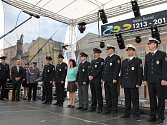 Bruntálští policisté vybrali ze svých řad desítku žen a mužů, kterým udělili v neděli během oslav osmistého výročí založení města Bruntálu letošní Čestné medaile a plakety města Bruntálu. 