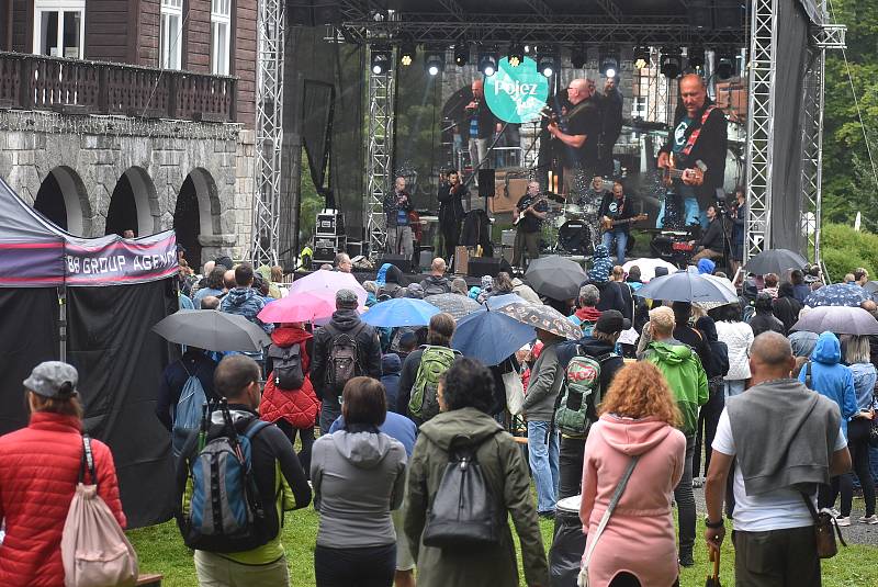 Gastrofestival Pojez v Karlově Studánce byl plný deště a dobrého jídla. 13. 8. 2022