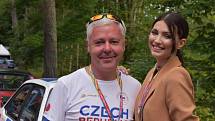 Ozdobou letošního ročníku závodů automobilů do vrchu ve Vrbně pod Pradědem byla Miss Czech Republic 2020, zdejší rodačka, Karolína Kopíncová.