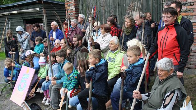 Lichnovské muzeum vidlí o víkendu oslavilo pět let své existence. Vidláci zde tvořili, vzpomínali, bavili se i sportovali.