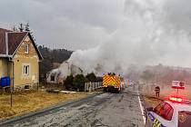 Hasiči ze čtyř jednotek se v sobotu 5. března 2022 odpoledne zapojili do likvidace požáru v rodinném domě v Horních Životicích na Bruntálsku.