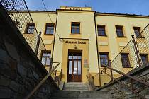 Malotřídní škola v Rudné pod Pradědem  má dnes zaplněnou kapacitu do posledního místa.