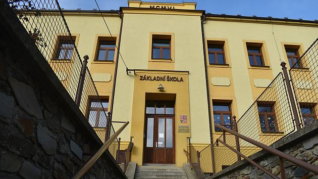 Malotřídní škola v Rudné pod Pradědem  má dnes zaplněnou kapacitu do posledního místa.