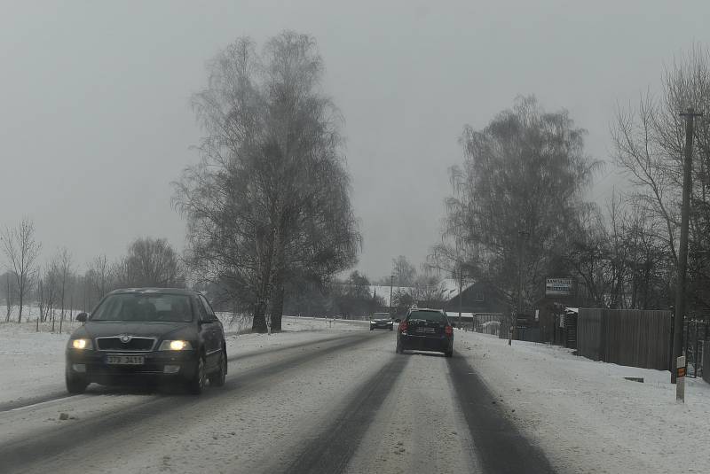 Silnice v Jeseníkách v neděli byly sjízdné, ale jen se zvýšenou opatrností.