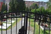 Starý hřbitov v centru Bruntálu sloužil po staletí. Zastupitelé rozhodli, že pohřbívání zde skončí v roce 2027.
