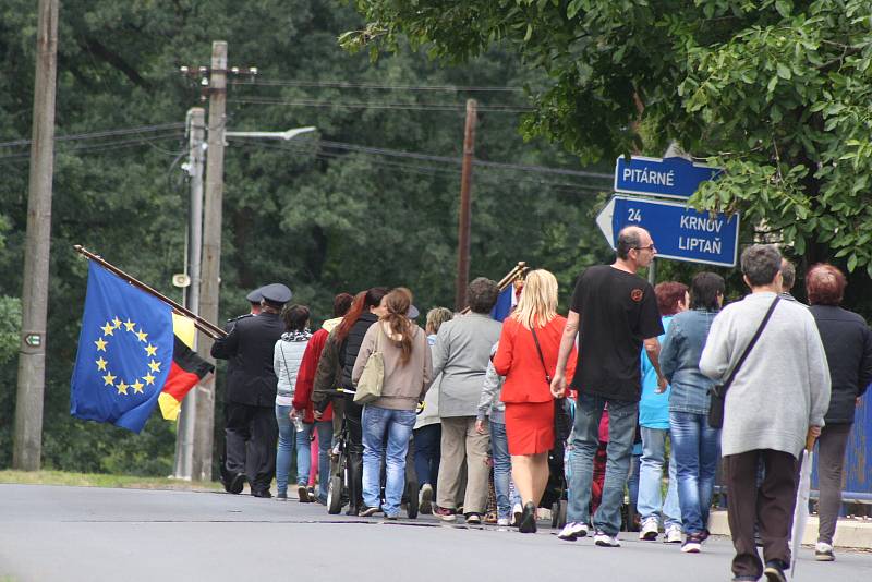 Byl to dojemný okamžik, když se v roce 2018 Češi a Němci setkali v Dívčím Hradě u památníků padlých. Společně oslavili konec první světové války před sto lety.