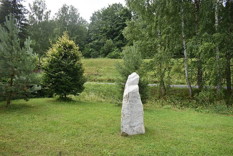 Mezina je dobrá adresa. Příměstská  obec v přírodě na břehu Slezské Harty leží pár kilometrů od Bruntálu.