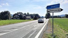 Řidiče čekají mezi Bruntálem a Krnovem dopravní komplikace. Kvůli opravě hlavního tahu budou muset po objížďce přes Horní Benešov.