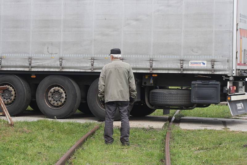 Lokomotiva Malý Štokr se 10. října rozloučila se svým parním kotlem. Rám lokomotivy zůstal v Krnově a kotel se vydal na cestu do Kolína. Tam ho čeká generálka.