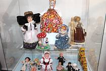 Panenky a další hračky mohou nyní obdivovat návštěvníci výstavy na zámku v Bruntále.