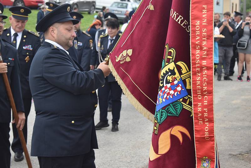 Hlinka přivítala návrat Rytíře. Dobrovolní hasiči připravili obřad žehnání praporu a oslavili 75 let od své jednotky. Vše uzavřela zábava Hlinka buduje, zpívá a tančí. Září 2021.