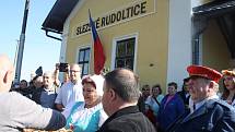 Slezské Rudoltice  dnes mají třetí nejkrásnější nádraží v České republice. Pojďme se ohlédnout do minulosti, co tomu předcházelo.