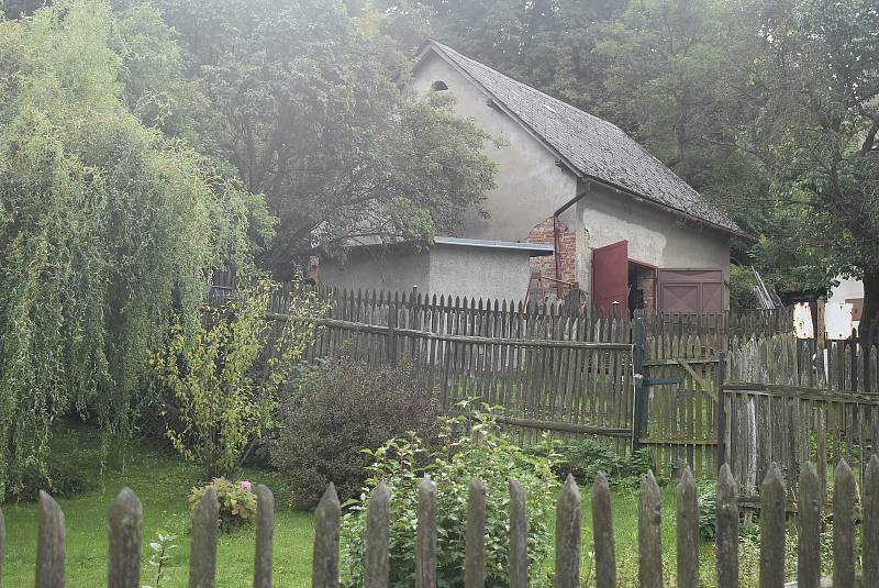 Láryšov je dnes příjemné místo k životu. Je odtud blízko do Krnova i do přírody.