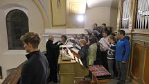Benefiční koncert přispěl na opravu varhan v kostele sv. Benedikta v Krnově-Kostelci.