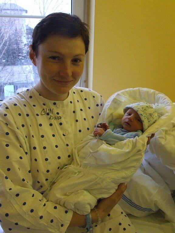 VÍT SEDLÁČEK, narozen 27.2.2009, váha 2,43 kg, míra 46 cm, Krnov, maminka Šárka Sedláčková, tatínek David Sedláček.