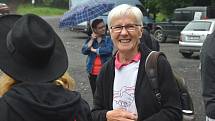 Němečtí rodáci z Krnovska společně se svými rodinami a studenty i učiteli krnovských středních škol uspořádali česko německou akci Pochod smíření. 28. června 2022