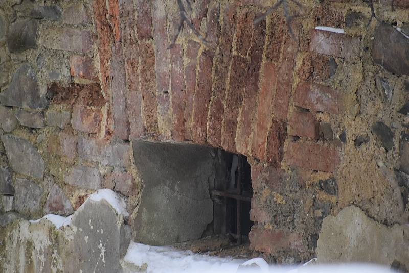 Morbidní atrakcí Liptaně je rodný dům masového vraha Blažka. Dnes může sloužit k natáčení hororů.  Nový majitel by ho chtěl rekonstruovat na ubytovací zařízení.