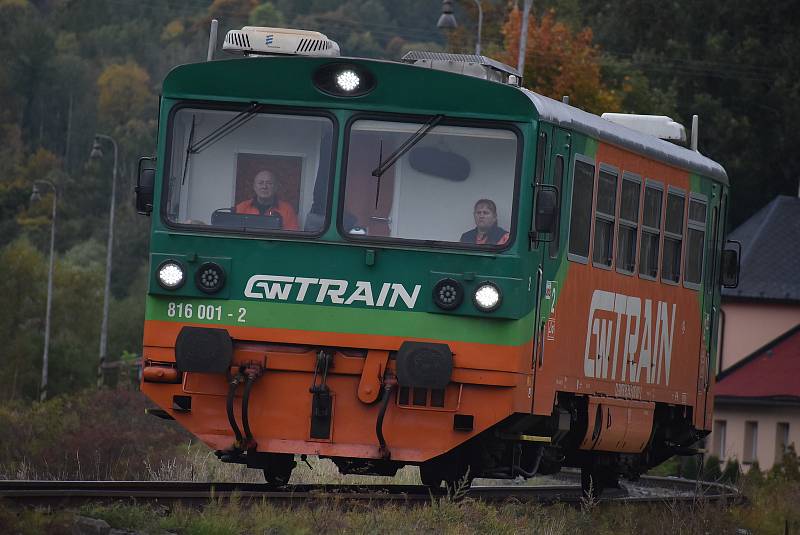 Široká Niva leží v údolí řeky Opavy. Je obklopená lesy, pastvinami a půvabnou přírodou.