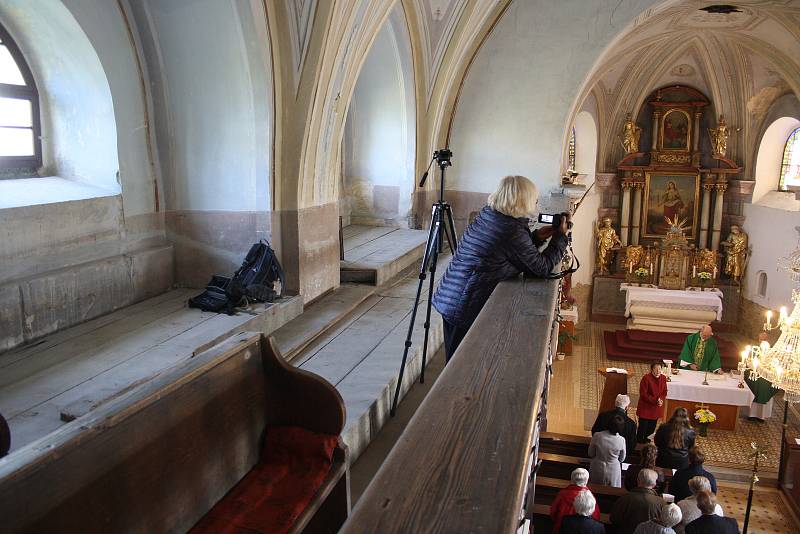 V Krasově si připomněli výročí 150 let od narození Výročí 150 let od narození olomouckého světícího biskupa Schinzela.