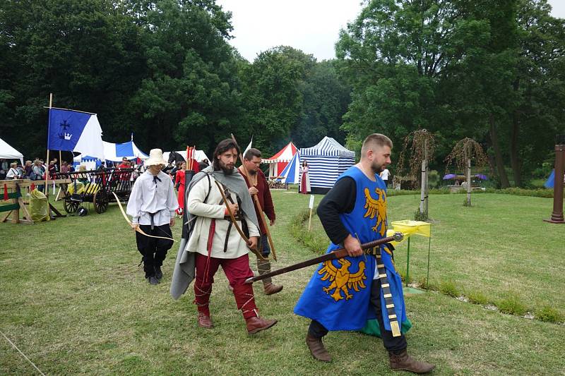 Velký lukostřelecký turnaj ve Slezských Rudolticích.