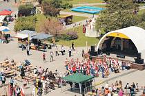 Hornoslezské slavnosti přinesly na krnovské náměstí den plný hudby, zábavy, soutěží a atrakcí. V programu samozřejmě nemohl chybět koncert Dechového orchestru mladých (DOM) Krnov. 