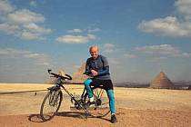 Vítězslav Dostál má za svou cyklistickou éru v nohách bezpočet desítek tisíc kilometrů. Na svých cestách prožil mnohé. 