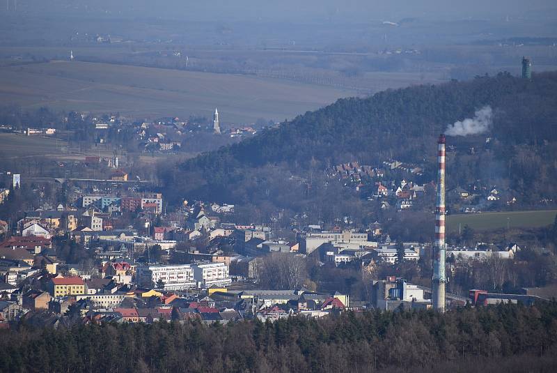 Krnované si v době lockdownu oblíbili výlety na Ježník. Odpadkový koš pod rozhlednou Vyhlídka doslova přetékal. Co se stane, když odpadkové koše zmizí z krnovských lesů?