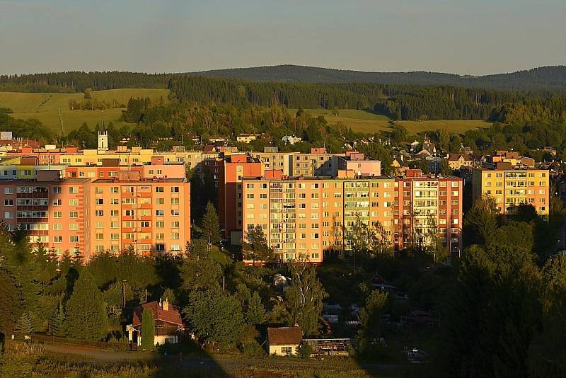 Snímky z letu balonem nad městem anonymního fotografa