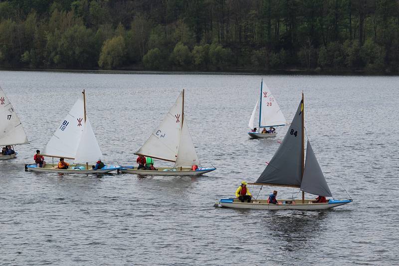 Na Slezské Hartě proběhl 25. ročník skautského mistrovství ČR v jachtingu závod Skare 2019. Je to skautská regata, každoroční jachtařský závod vodních skautů, pořádaný od roku 1994. O bezpečnost závodníků na vodě dbala bruntálská Vodní záchranná služba.