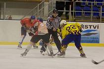Hokejisté Krnova B zahájili úspěšně svou pouť v novém ročníku okresního přeboru. Soutěž hraje celkem deset mužstev.