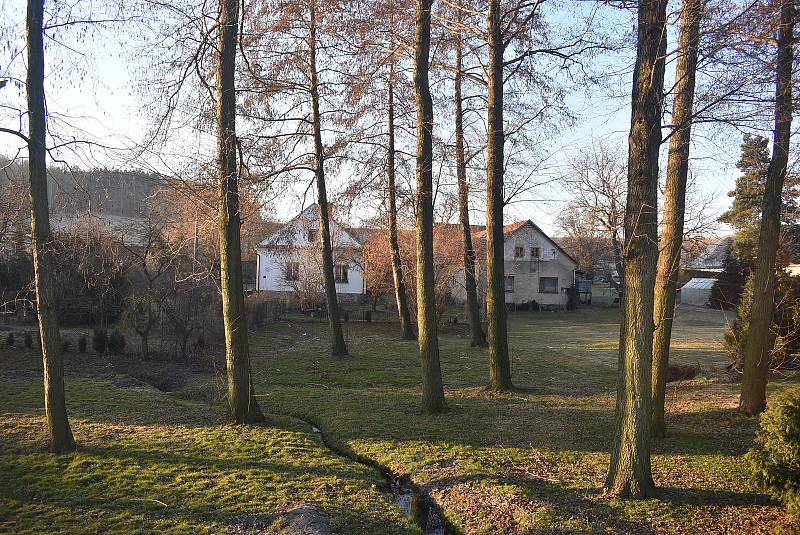 Býkov - Láryšov leží v zemědělské a lesnické krajině jen pár kilometrů od Krnova.