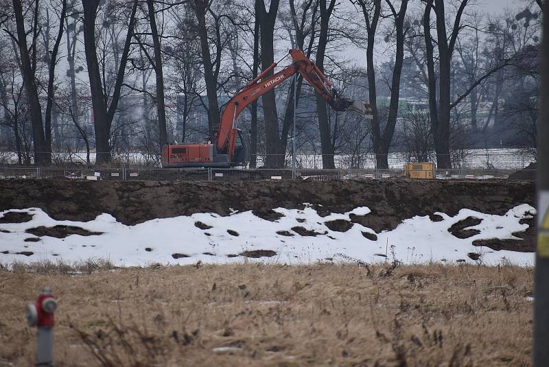 V krnovské průmyslové zóně Červený dvůr začala výstavba závodu na výrobu ovocných a energetických tyčinek.