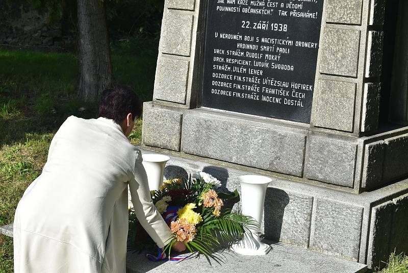 Starostka Liptaně Blanka Klimošková uctila ochránce hranic, kteří byli zastřeleni  22. září 1938.  Přidali se i fanoušci Osoblažky.