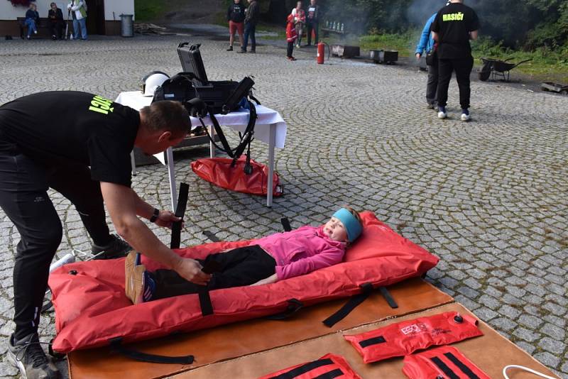 Slavnostní žehnání nového hasičského auta v Karlově Studánce, 26. září 2019.