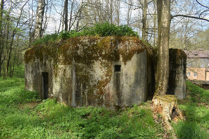 Bývalá Léčebna dlouhodobě nemocných v Kunově je na prodej i lukrativními pozemky a s bunkrem za pět milionů korun.