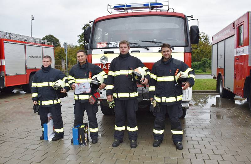 Dobrovolní hasiči z Vrbna pod Pradědem reprezentovali Moravskoslezský kraj v celorepublikové soutěži ve vyprošťování  osob z vraku auta. Foto: Andrea Martínková