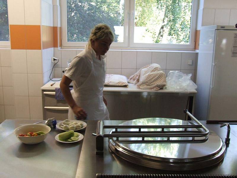 Školní jídelnu v Břidličné otevřeli ve středu 9. září.