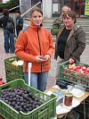 Odbornice na potraviny a stravu Vendula Kerpčarová (vlevo) z Bruntálu si ráda ke stravě přilepší zeleninou a ovocem.