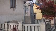 Brumovice v roce 1922 postavily památník se jmény 40 padlých za první světové války.