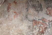 Soubor fresek ze 13. století patří k nejdůležitějším objevům posledních desetiletí. V rámci kraje jsou fresky nejstarším známým dílem nástěnného malířství. Restaurování obrazů nezměrné hodnoty v neděli 10. května od 10 hodin zakončí děkovná mše.