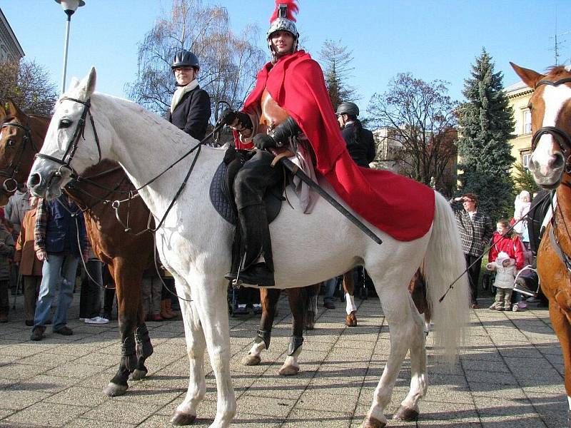 V neděli 15. listopadu zavítal do krnovských ulic průvod v čele se svatým Martinem na bílém koni.