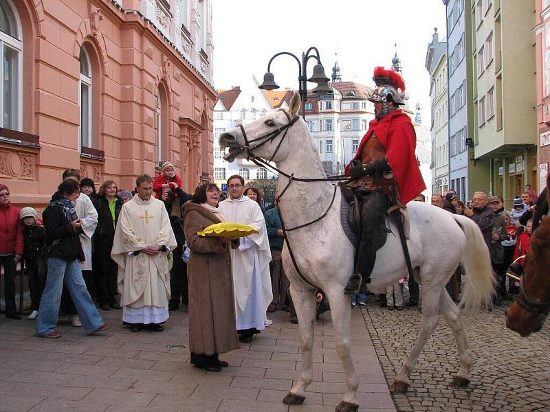 V neděli 15. listopadu zavítal do krnovských ulic průvod v čele se svatým Martinem na bílém koni.